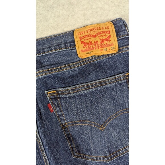 Levis Men Jeans 36x26 505 Straight Regular Fit Medium Wash Denim Zip Fly - Picture 13 of 14